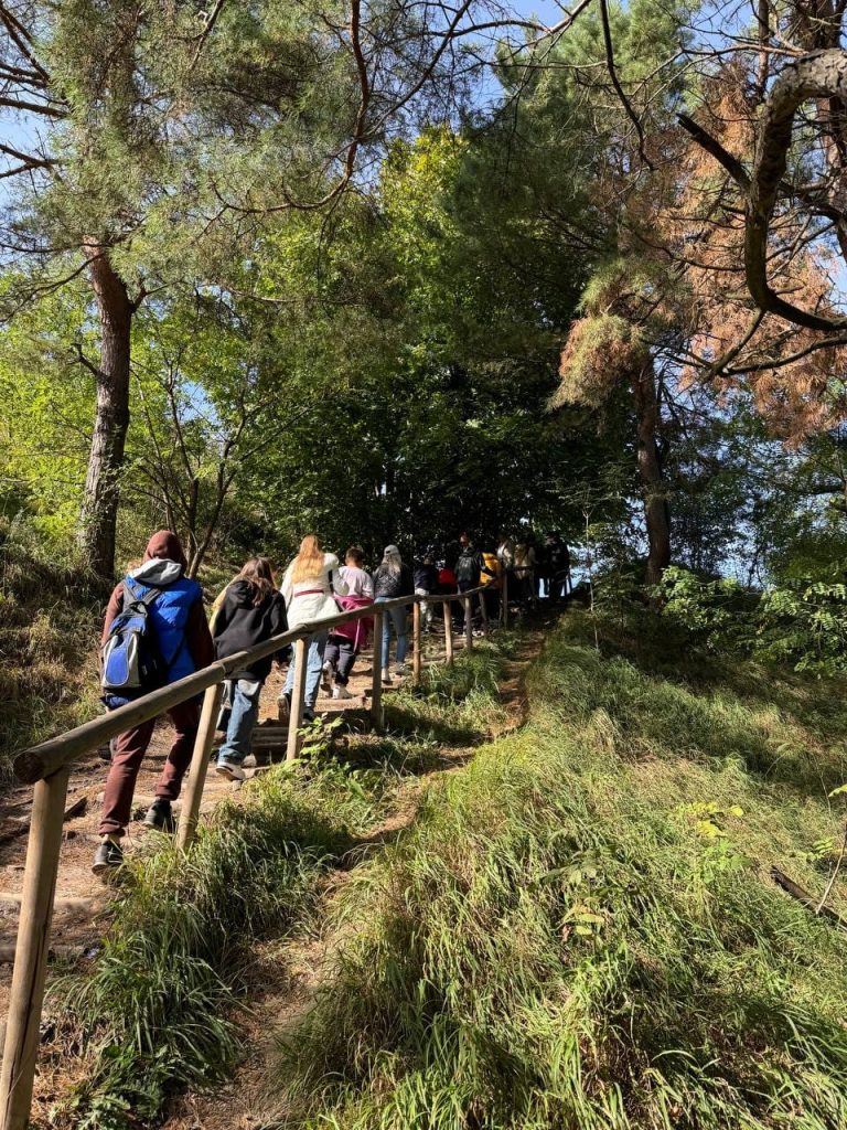 На зображенні може бути: 6 людей