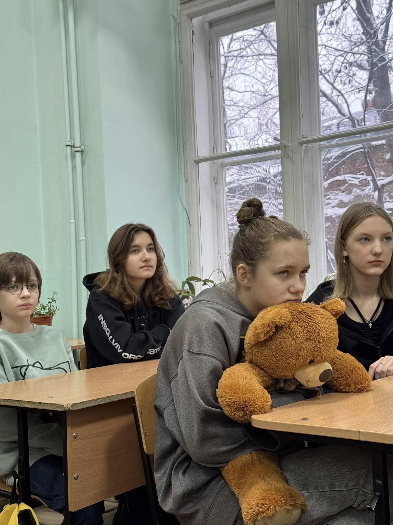 На зображенні може бути: 4 людини